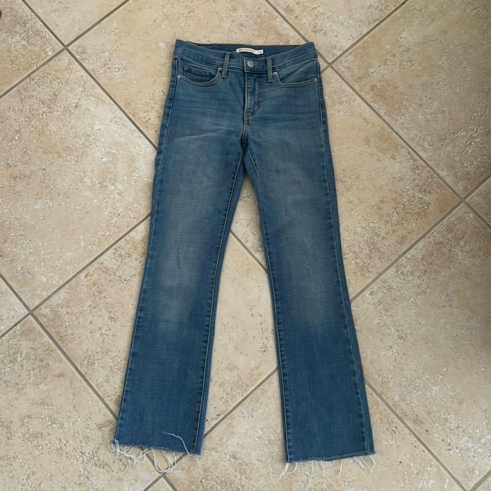 Levi’s | 315 Shaping Bootcut